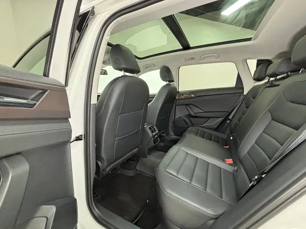 Volkswagen Tharu — миниатюра 9