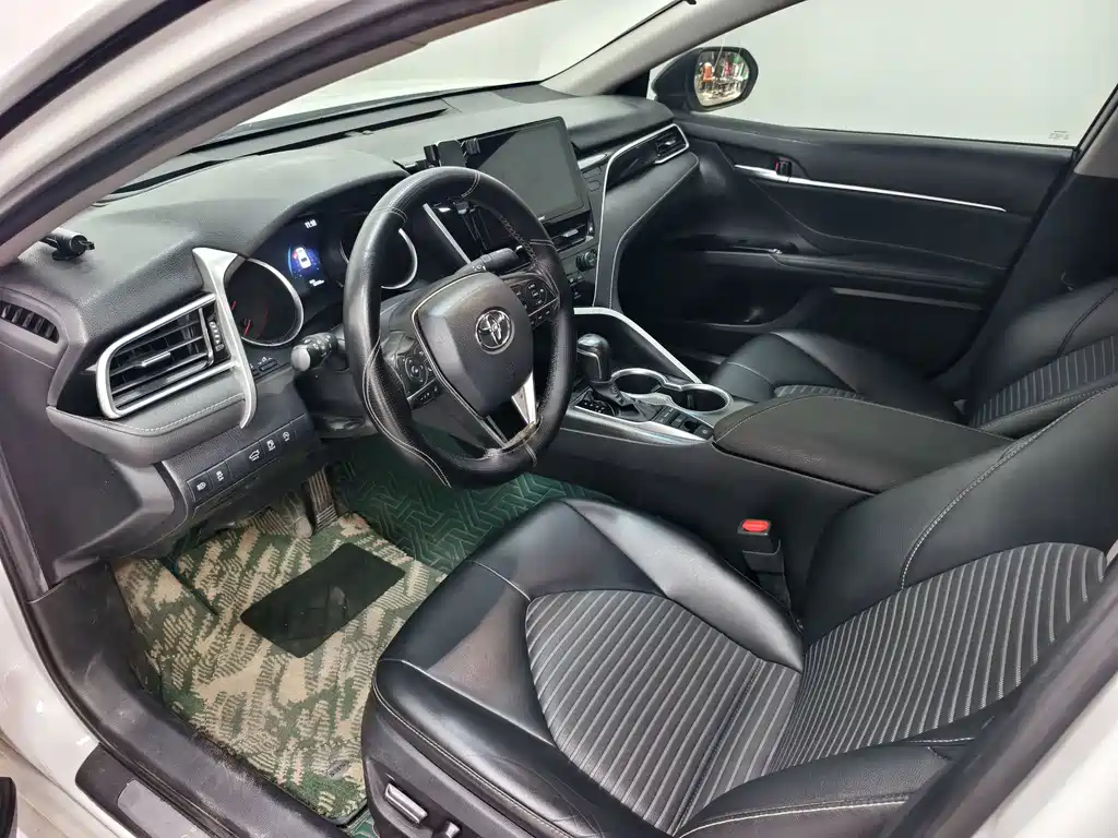 Toyota Camry — миниатюра 8