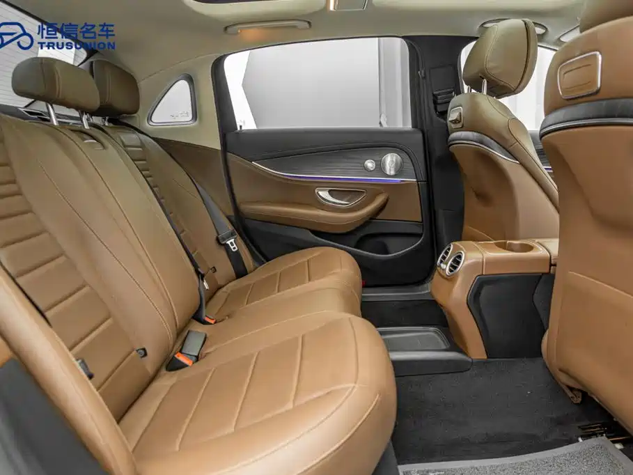 Mercedes-Benz E-Class — миниатюра 16