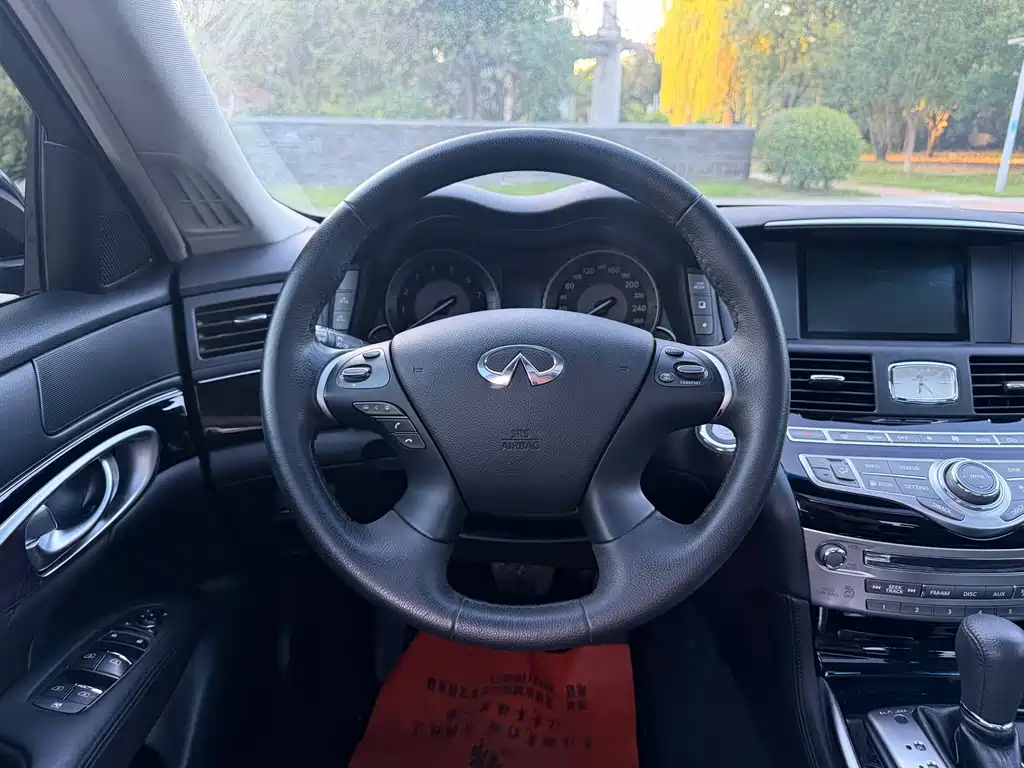 Infiniti Q70 — миниатюра 7