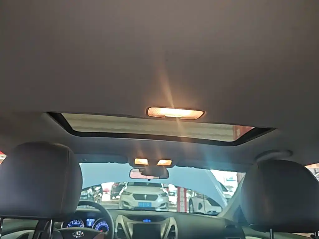 Hyundai Elantra Langdong — миниатюра 18