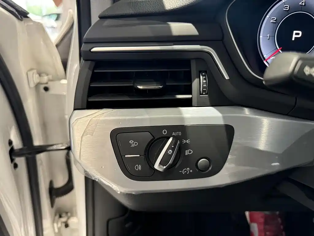 Audi A4L — миниатюра 8