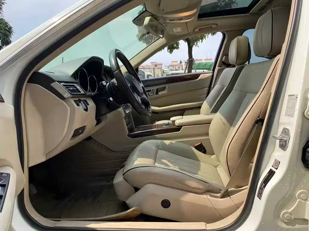 Mercedes-Benz E-Class — миниатюра 6