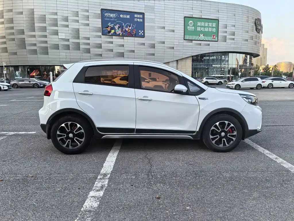 Geely Vision X3 — миниатюра 7