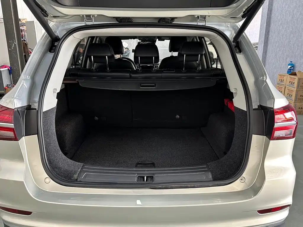 ROEWE RX5 NEW ENERGY