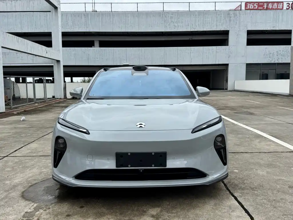 NIO ET5