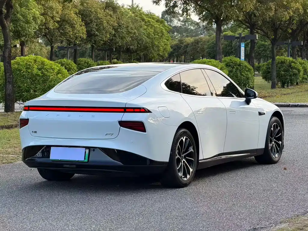 XPeng P7 — миниатюра 15