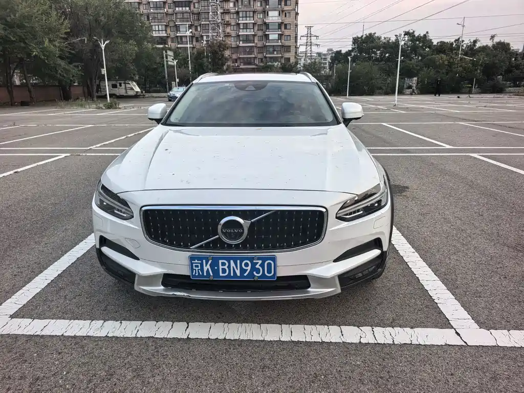 Volvo V90 — миниатюра 2