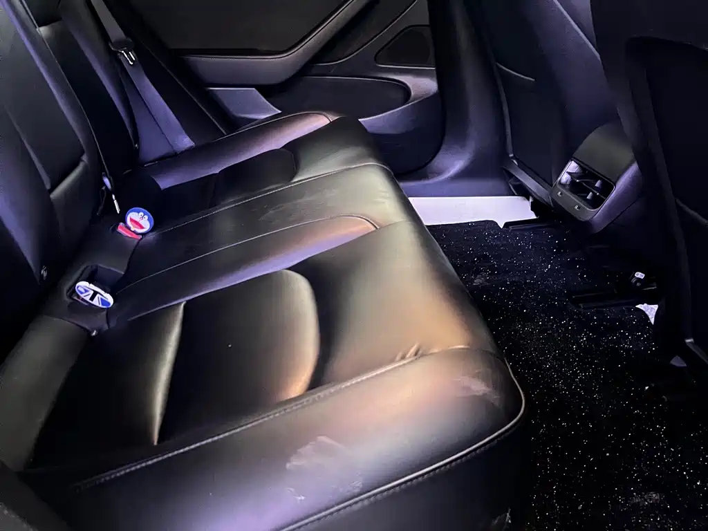 Tesla Model 3 — миниатюра 6