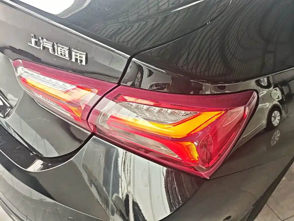 Chevrolet Malibu XL — миниатюра 8