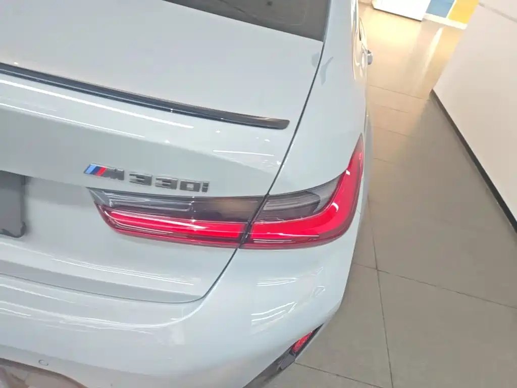 BMW 3 Series — миниатюра 8