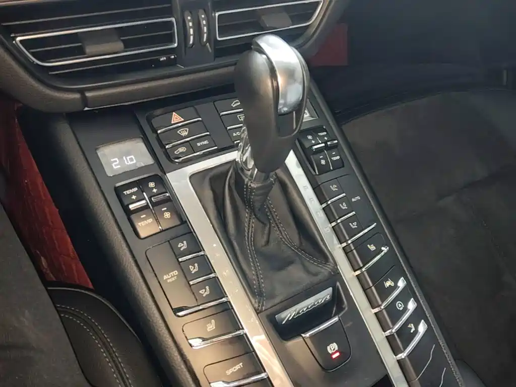 Porsche Macan — миниатюра 14