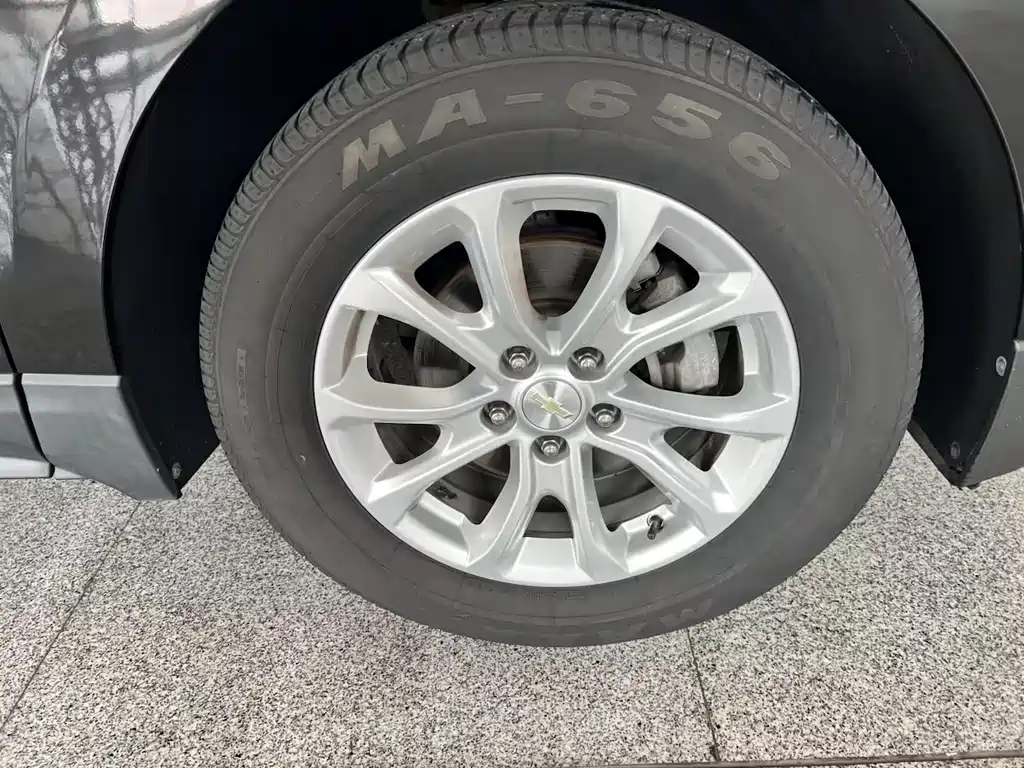 Chevrolet Equinox — миниатюра 11