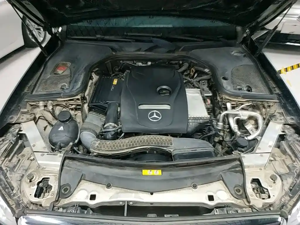 Mercedes-Benz E-Class — миниатюра 20
