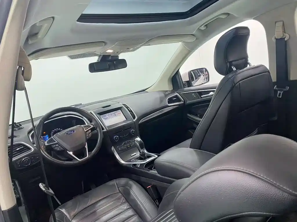 Ford Edge — миниатюра 6