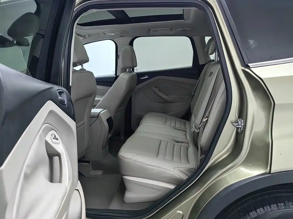 Ford Kuga — миниатюра 15