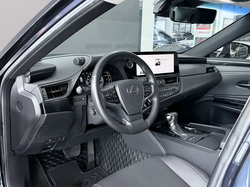 Lexus ES — миниатюра 16