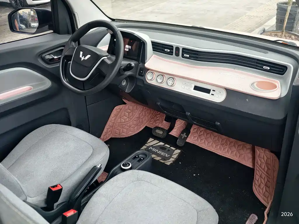 Wuling MINIEV — миниатюра 4
