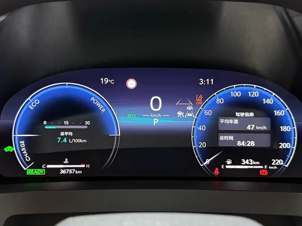 Toyota Alphard — миниатюра 16