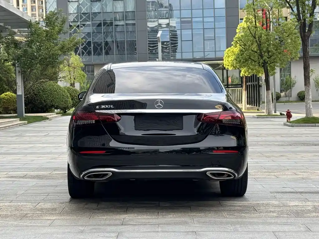 Mercedes-Benz E-Class — миниатюра 14
