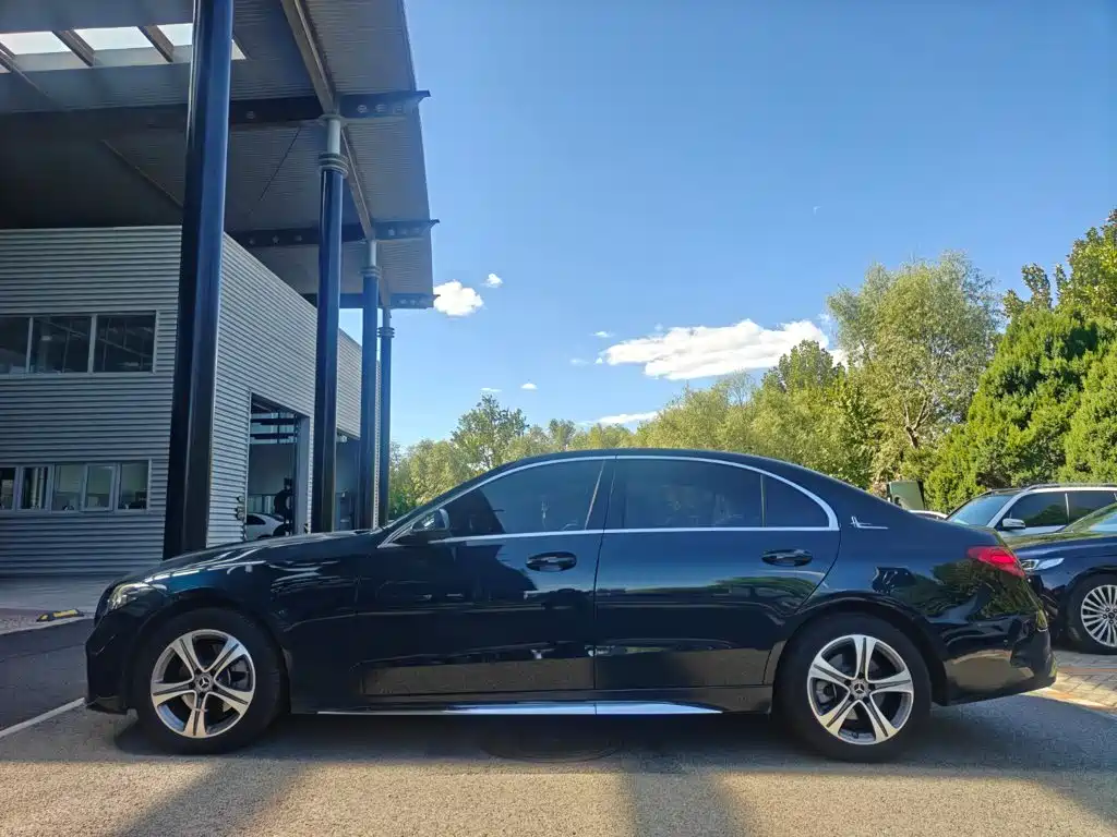 Mercedes-Benz C-Class — миниатюра 3