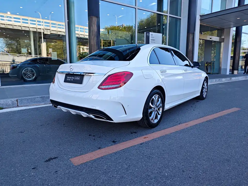 Mercedes-Benz C-Class — миниатюра 3