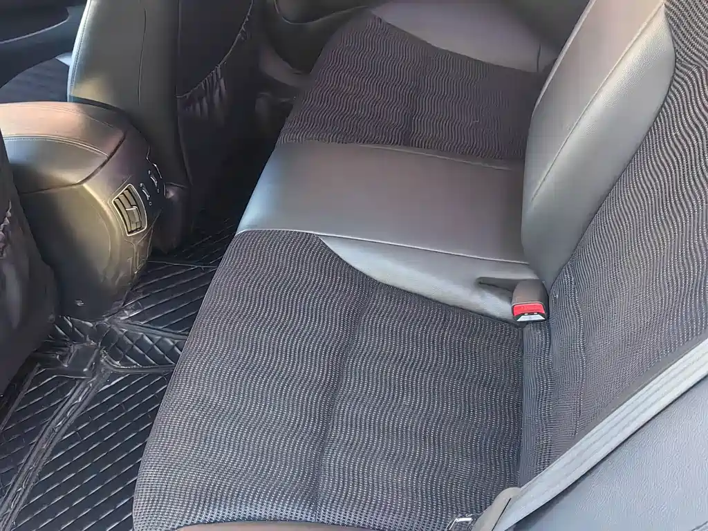 Hyundai Sonata — миниатюра 7