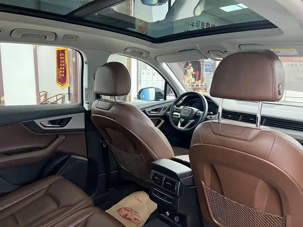 Audi Q7 — миниатюра 9