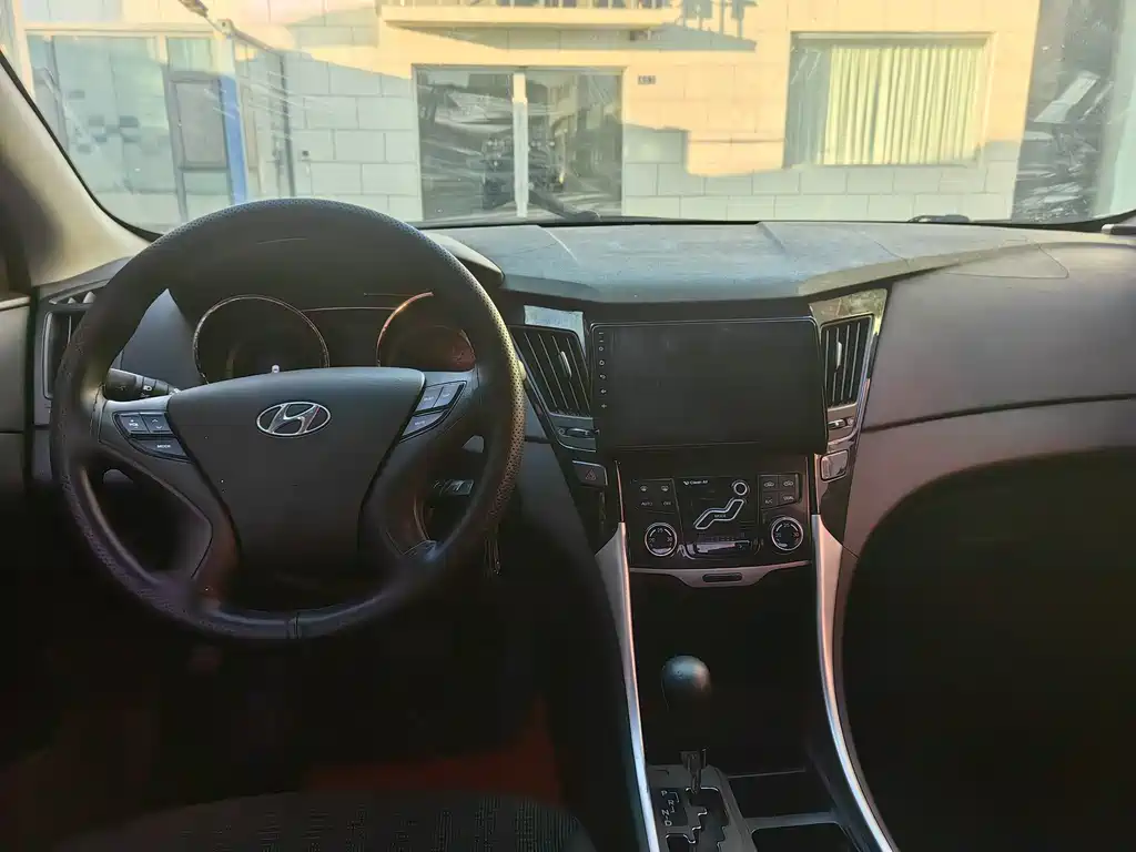 Hyundai Sonata — миниатюра 8