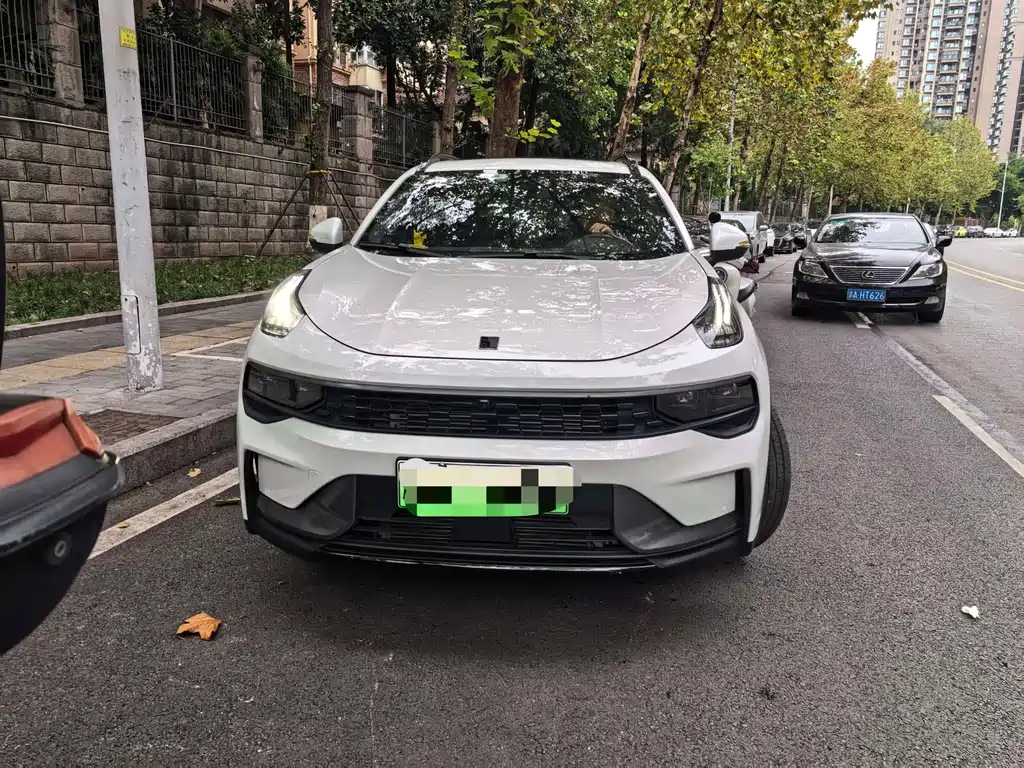 Lynk & Co 01 EM-P — миниатюра 2