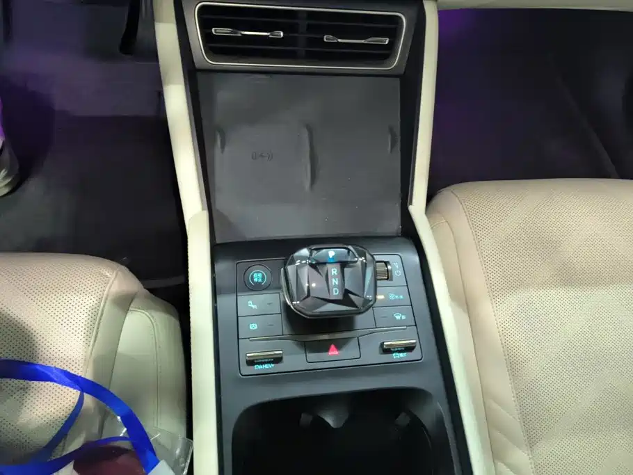 BYD Qin L — миниатюра 16