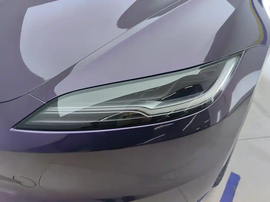 Tesla Model 3 — миниатюра 5