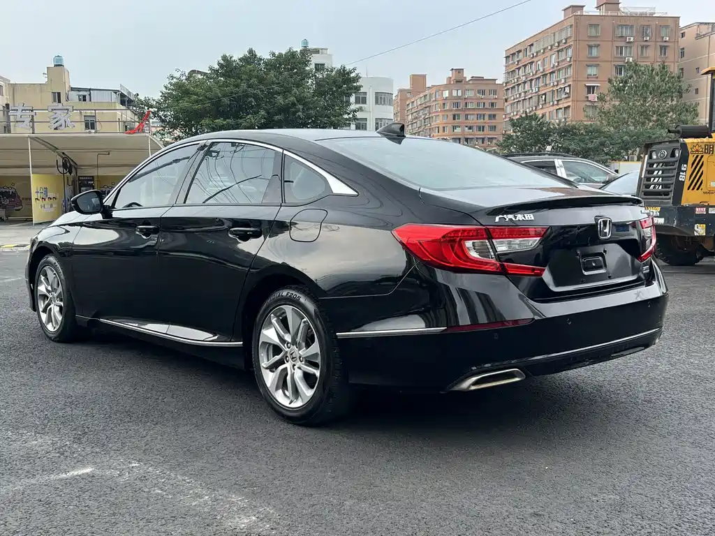 Honda Accord — миниатюра 5