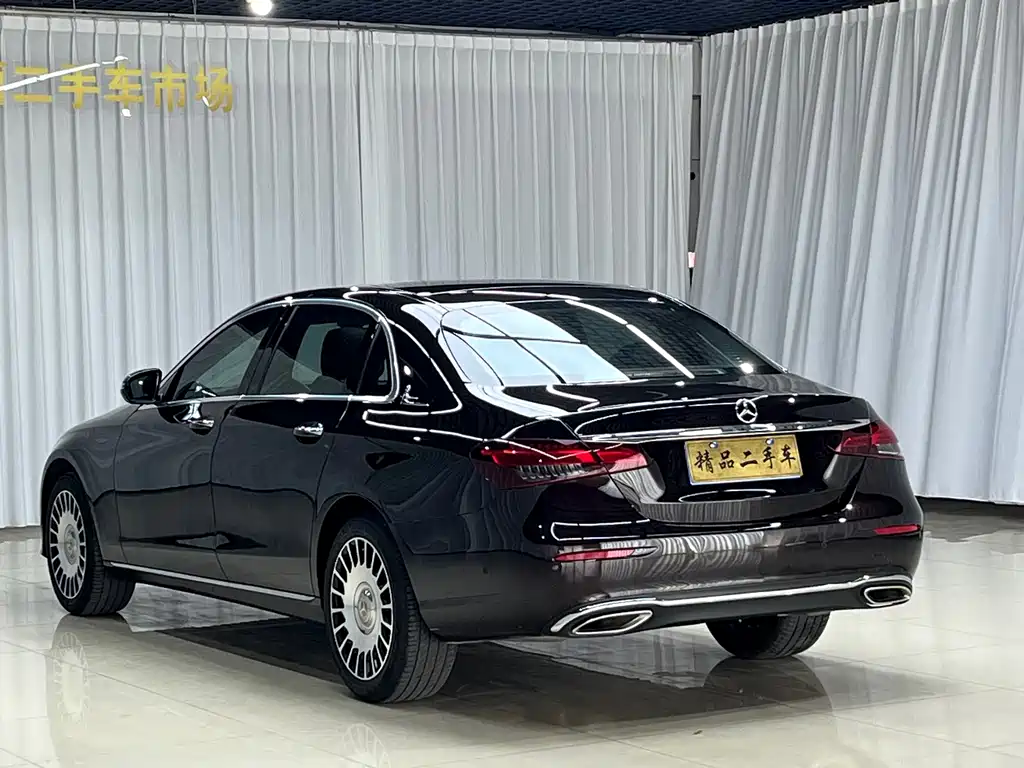 Mercedes-Benz E-Class — миниатюра 6