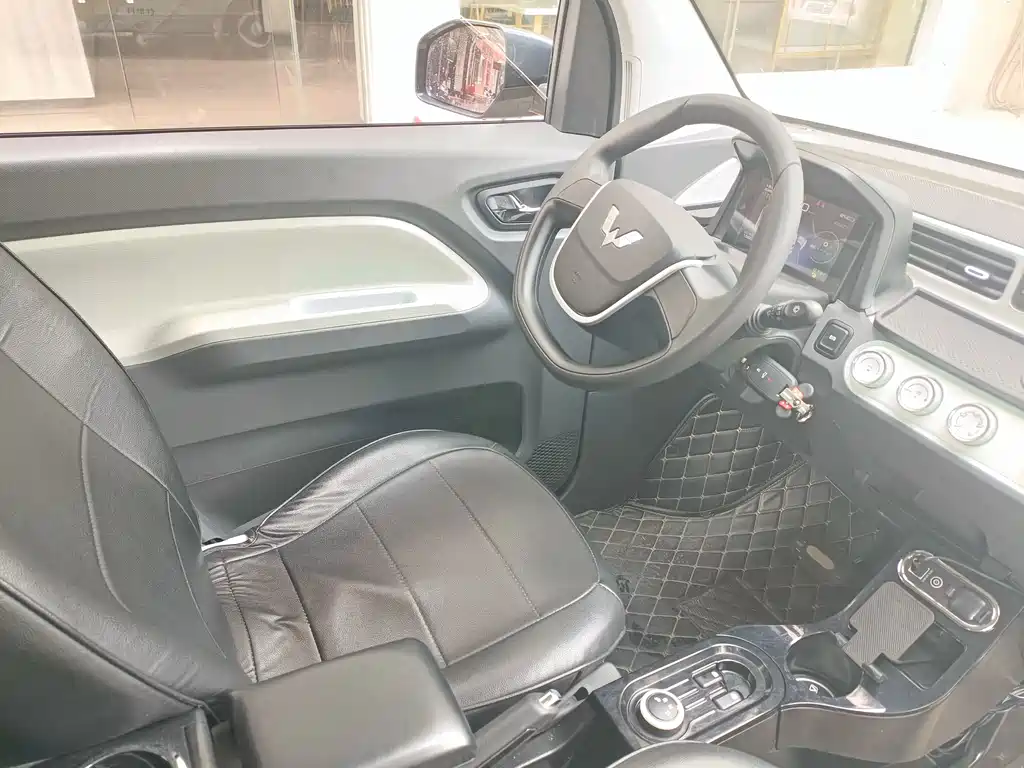 Wuling MINIEV — миниатюра 6
