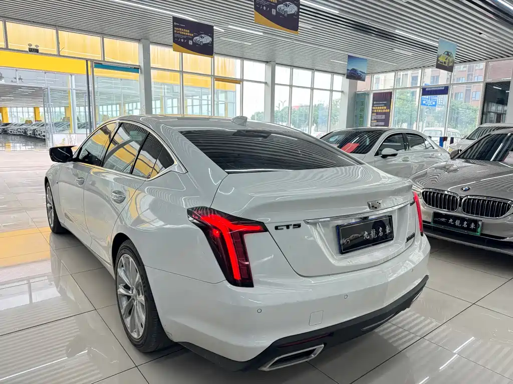 Cadillac CT5 — миниатюра 5