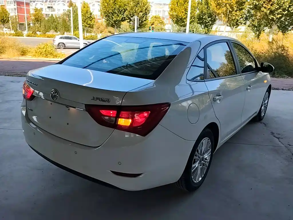 Buick Excelle — миниатюра 7