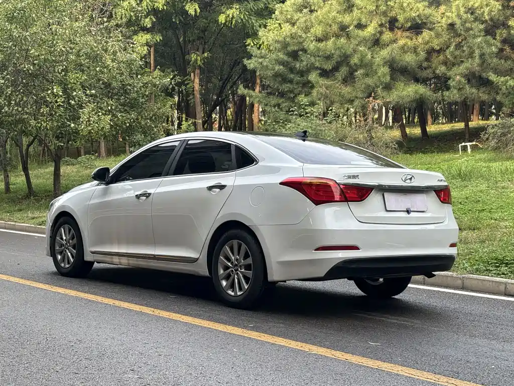 Hyundai Mistra — миниатюра 4