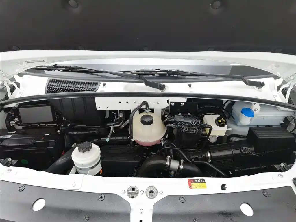 Maxus V80 2025 PRO 2.0T AT 5/6 мест