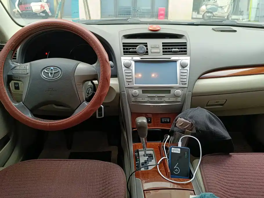 Toyota Camry — миниатюра 12