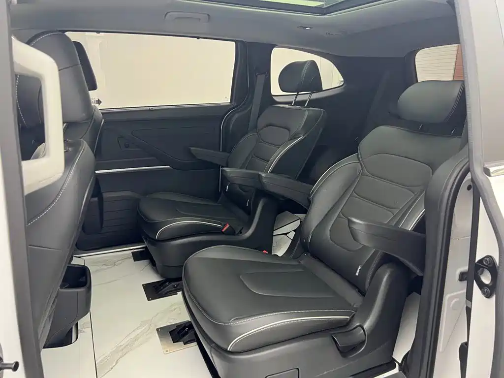 Hyundai Custo — миниатюра 7