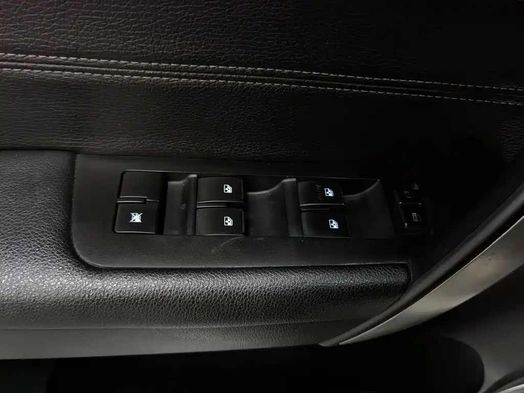 Chevrolet Captiva — миниатюра 9