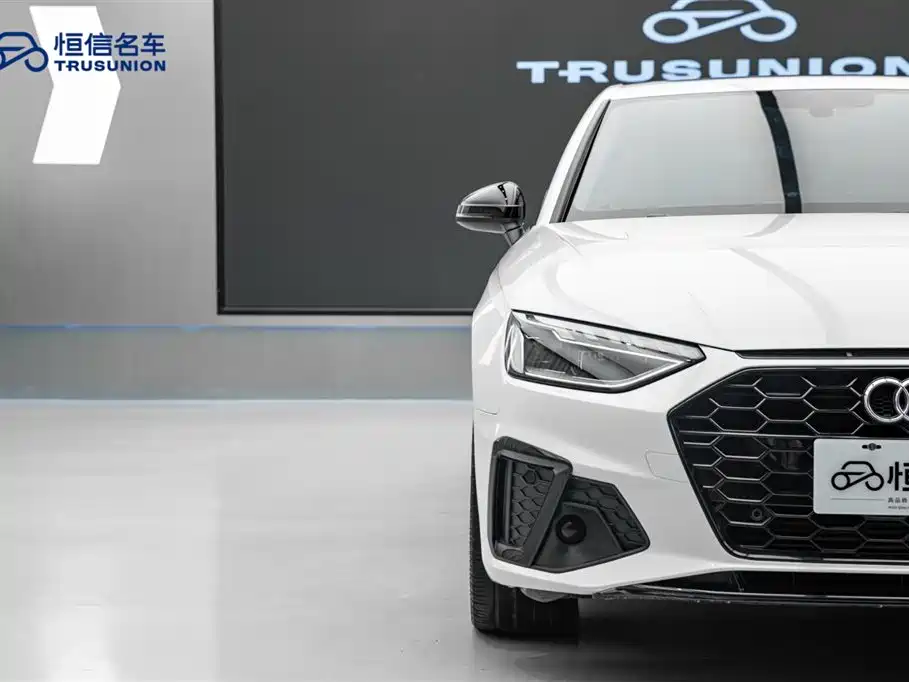 Audi A4L 2022 40 TFSI Luxury