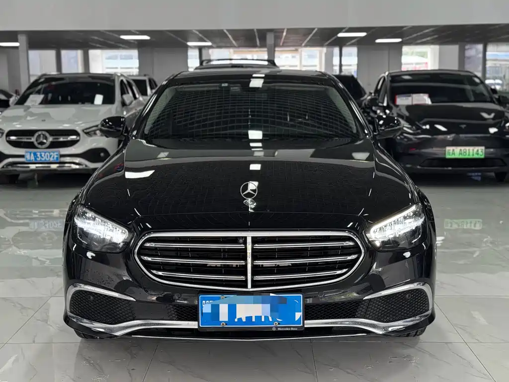 Mercedes-Benz E-Class — миниатюра 2