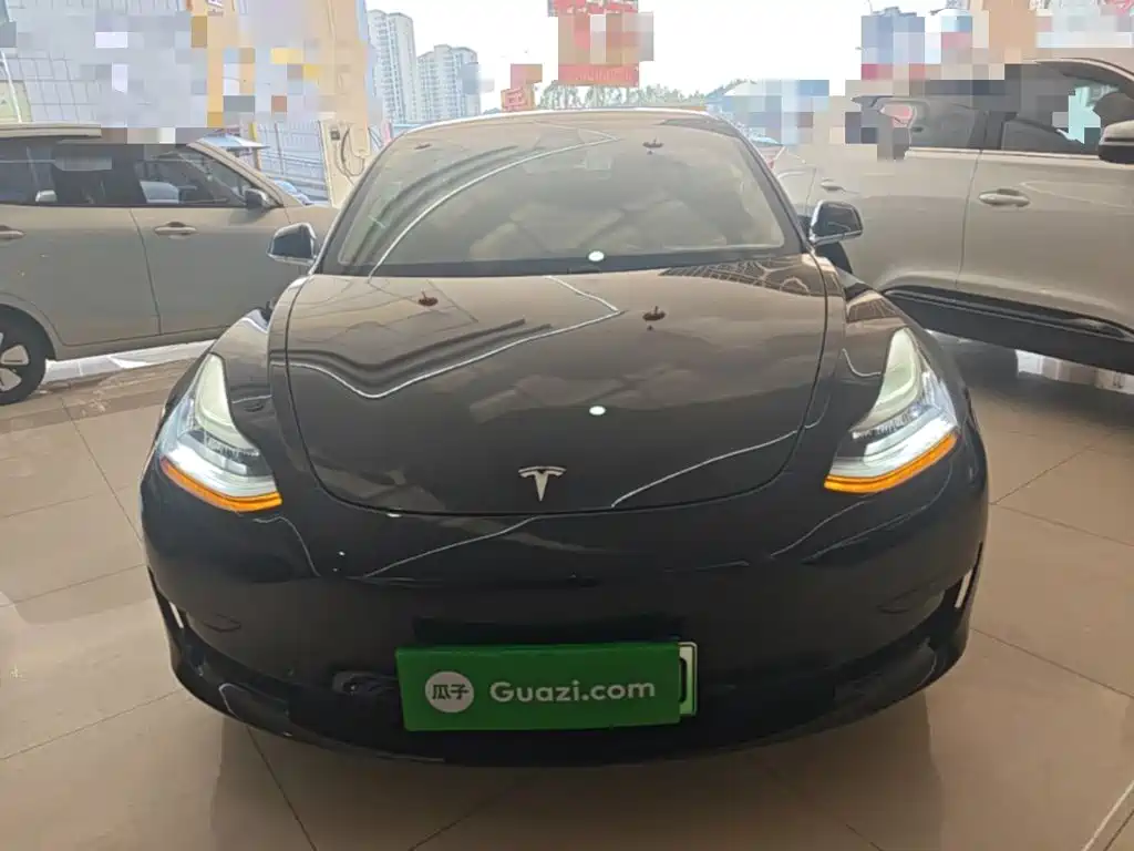 Tesla Model 3 — миниатюра 3