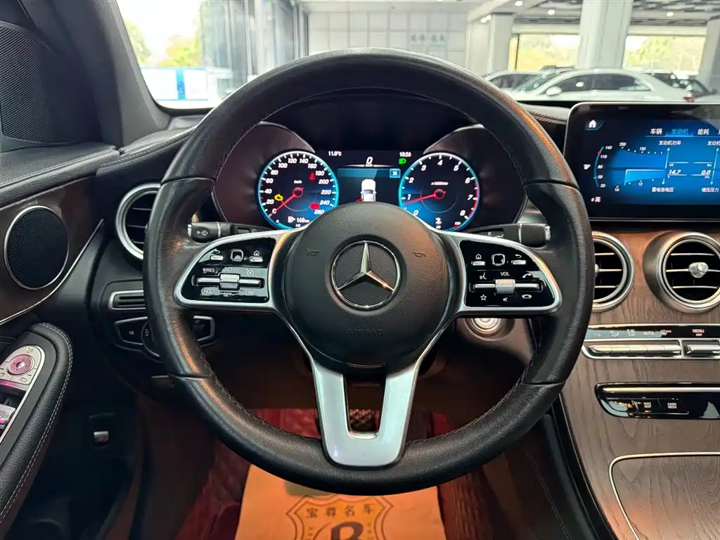 MERCEDES-BENZ GLC