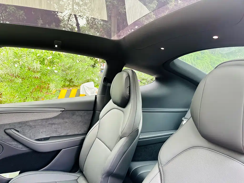 Tesla Model Y L — миниатюра 15