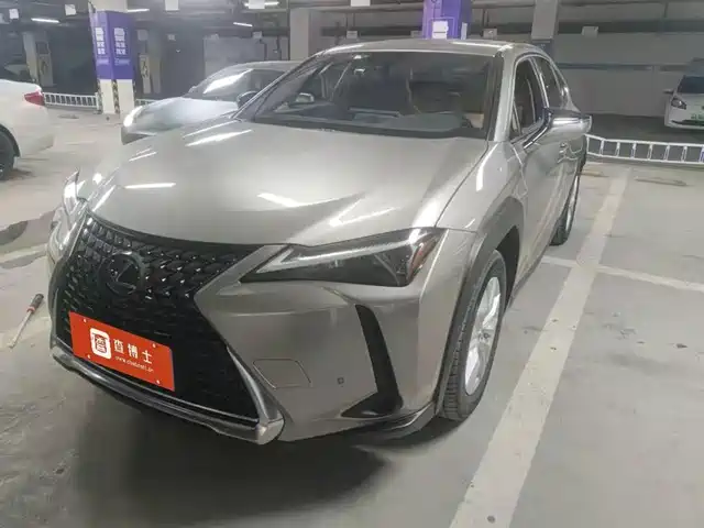 LEXUS UX 2023