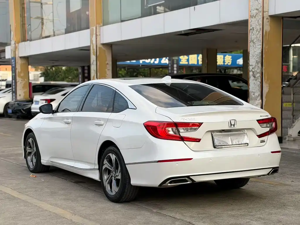 Honda Accord — миниатюра 9