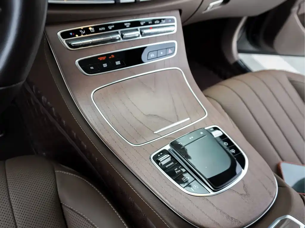 Mercedes-Benz E-Class — миниатюра 19